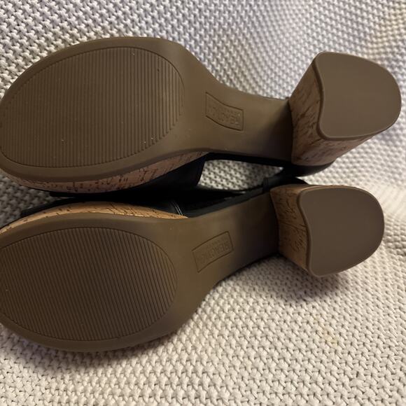 Kenneth Cole Reaction Randee Black Platform sandals Peep Toe Cork Heel Sz 10 NIB - Picture 6 of 7